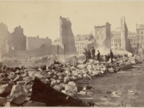 The Great Fire of 1872 left large parts of Boston in ruins. Because many horses were sick with an outbreak of the flu, equipment had to be pulled by men, slowing firefighting efforts.